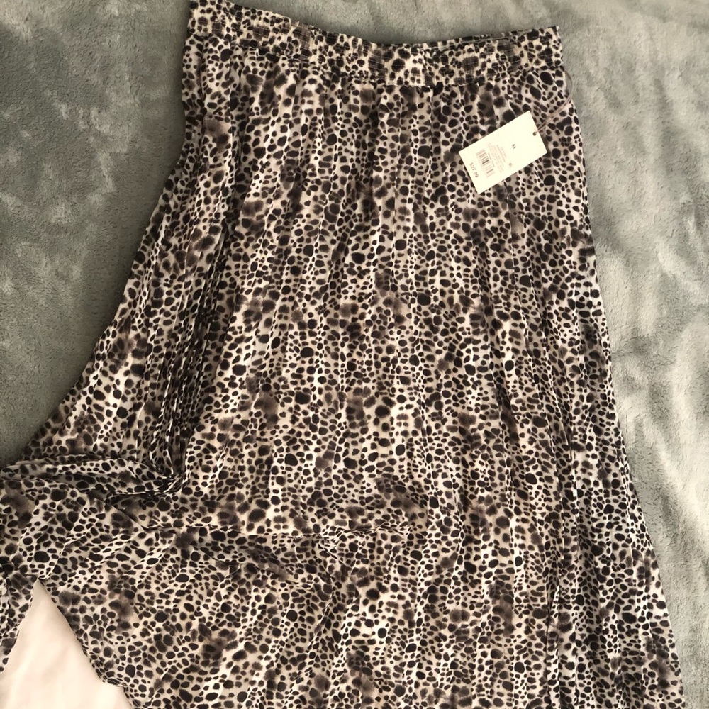 Women’s pleated maxi skirt, New! Size M
